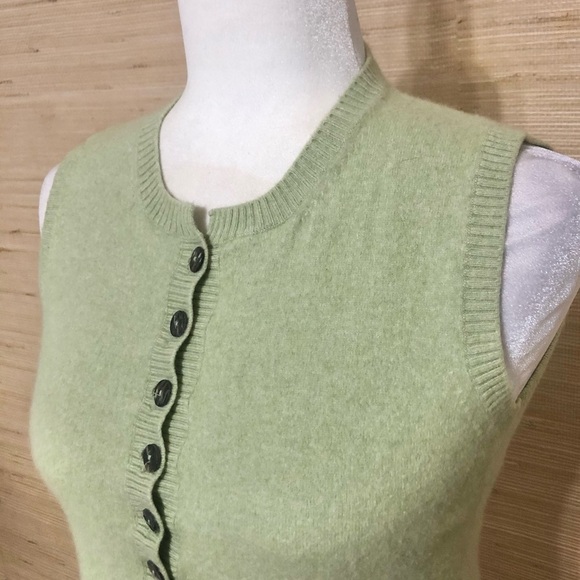 Green Button-Up Women's Cardigan - Picture 7 of 11